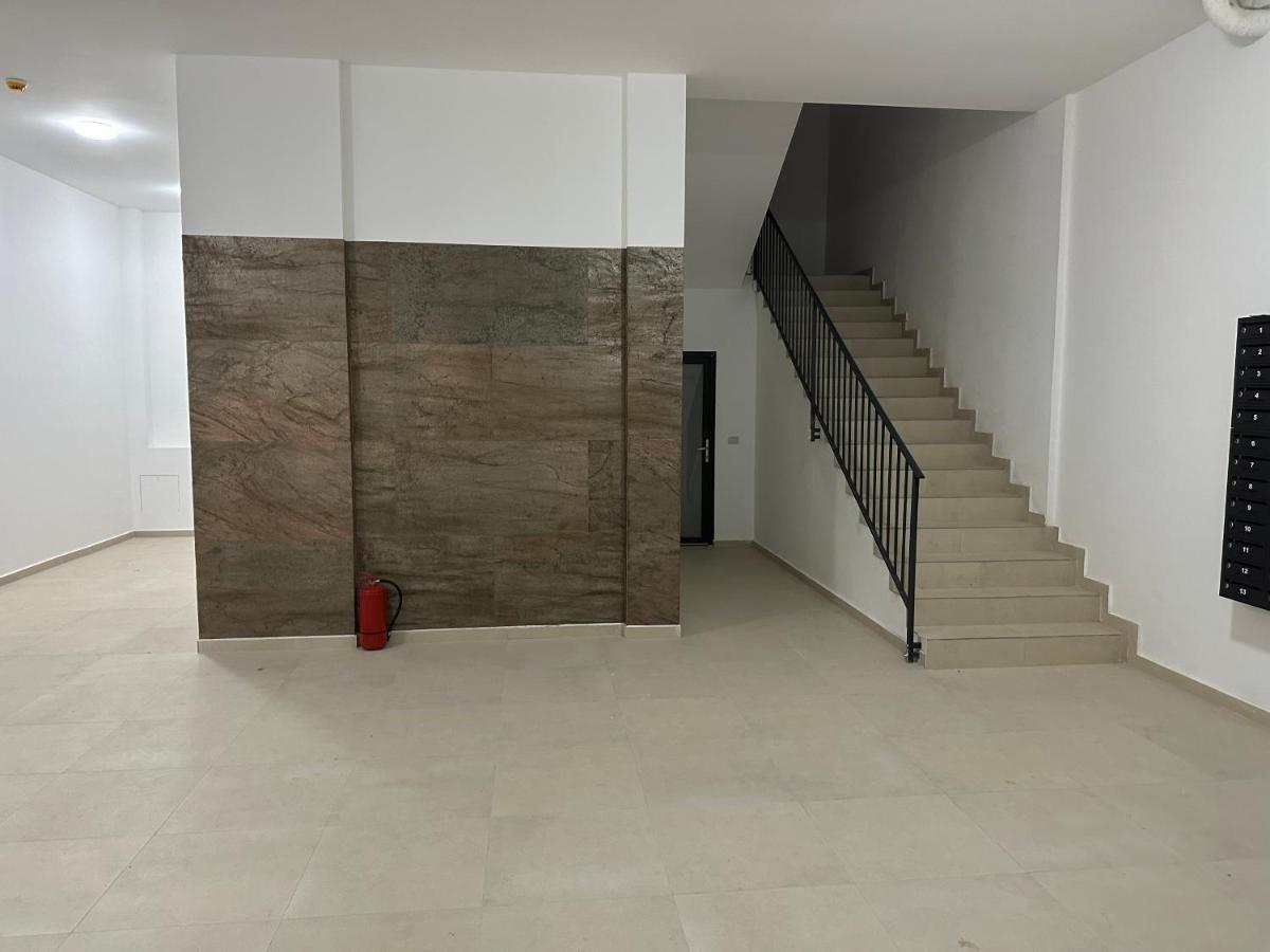 In Apart Hotel Бухарест Экстерьер фото