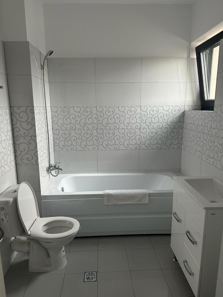 In Apart Hotel Бухарест Экстерьер фото