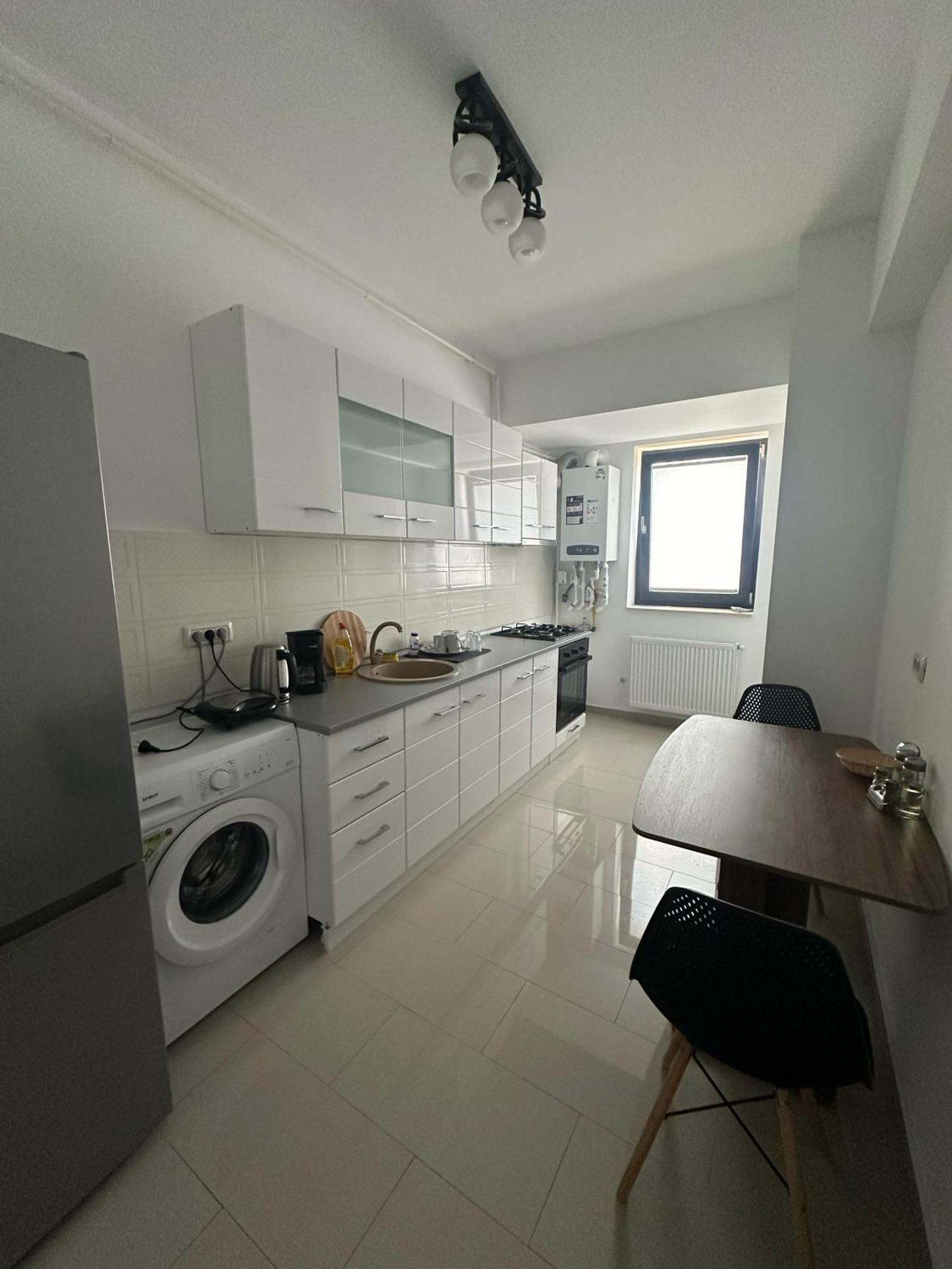 In Apart Hotel Бухарест Экстерьер фото