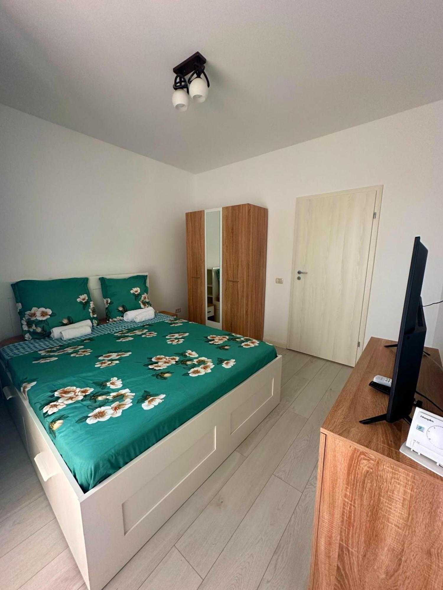 In Apart Hotel Бухарест Экстерьер фото