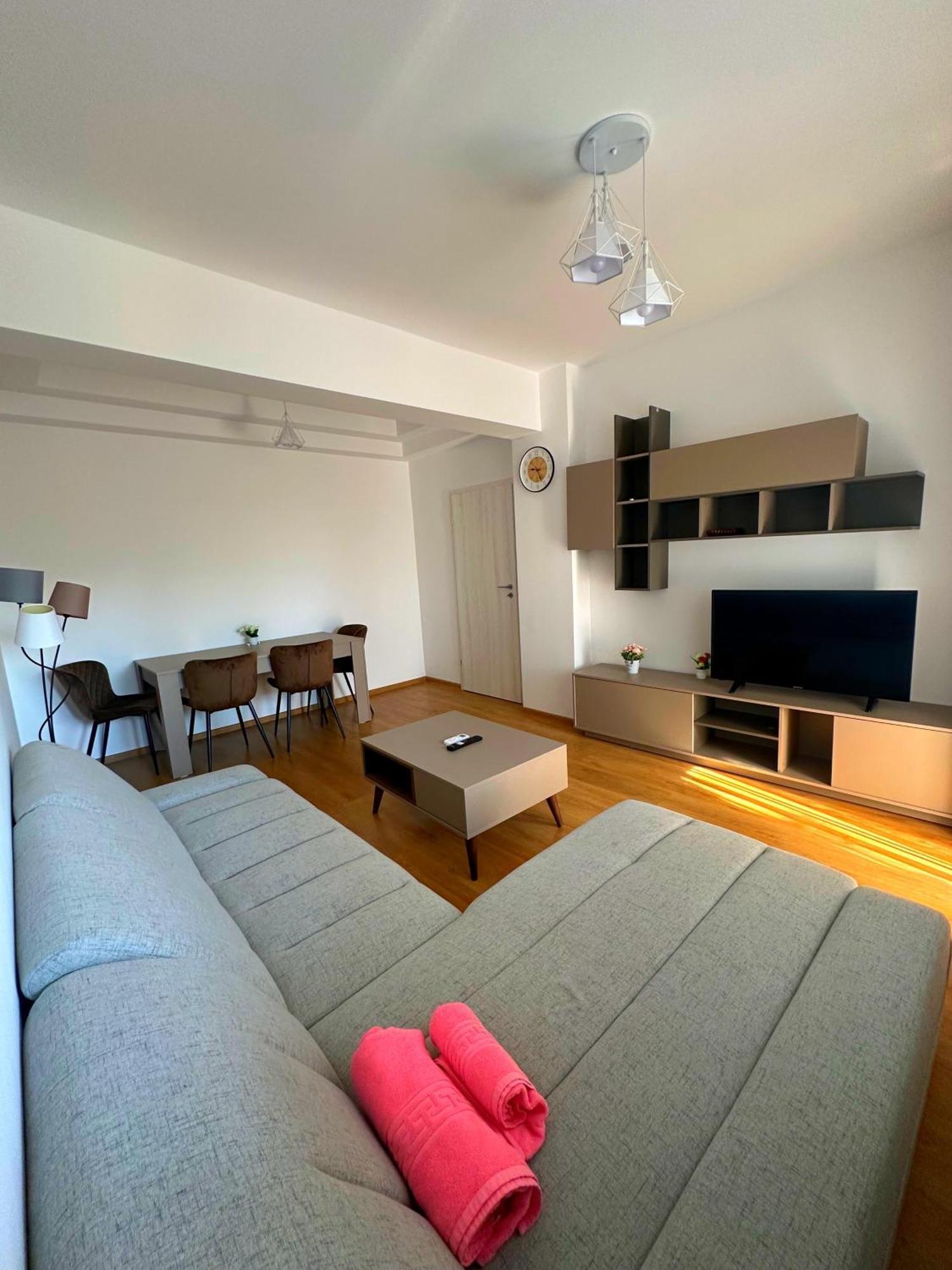 In Apart Hotel Бухарест Экстерьер фото